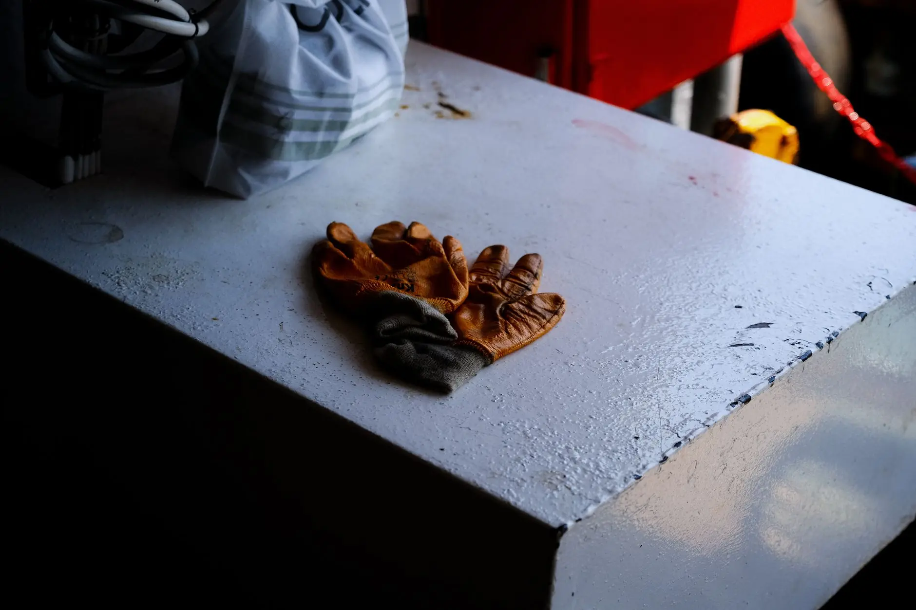 长三角工厂车间地面清洁设备选型指南：洗地机与工业吸尘器搭配方案